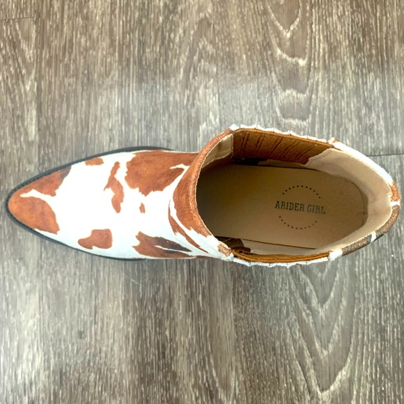 Arider Girl Suede size 7 Cow Print Boots - Worn Once! - Picture 2 of 4